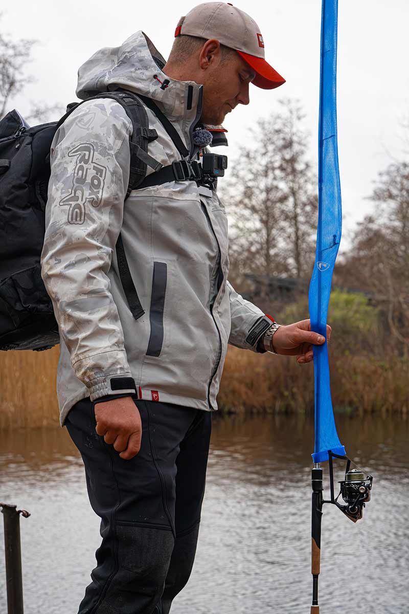 Funda Fox Rage para caña Spinning