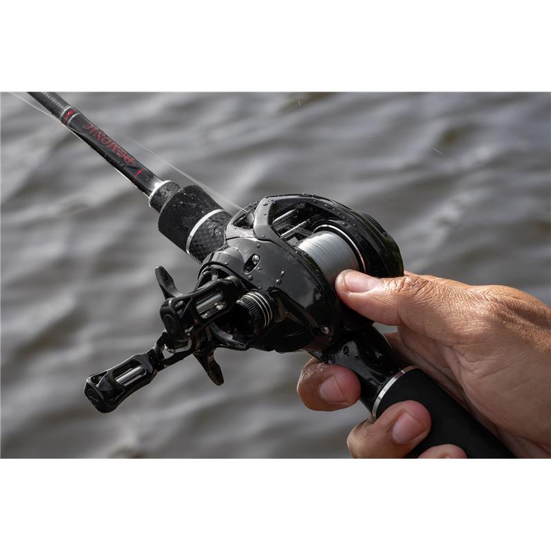 Carrete Zebco Demonic All Black Baitcaster 150 LHW - Tienda Bass
