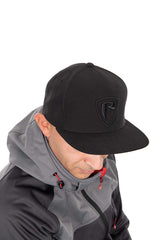 Gorra Fox Rage Shield Flat Peak Negra - Tienda Bass