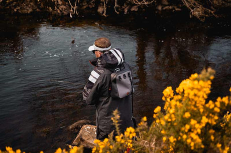 Mochila de pecho Fox Rage Pro Series Impermeable - Tienda Bass